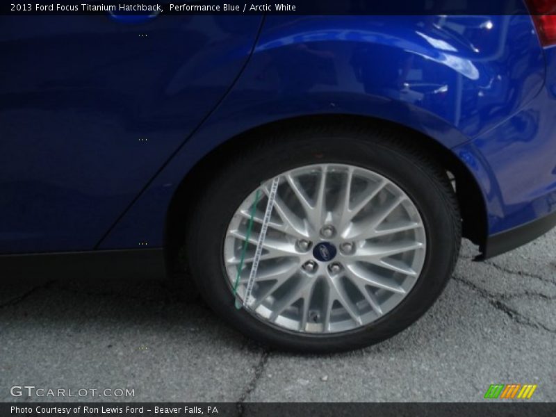Performance Blue / Arctic White 2013 Ford Focus Titanium Hatchback