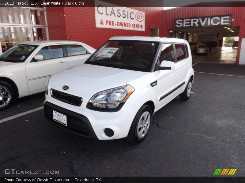 Clear White / Black Cloth 2013 Kia Soul 1.6