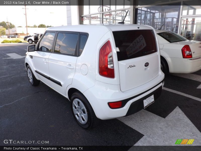 Clear White / Black Cloth 2013 Kia Soul 1.6