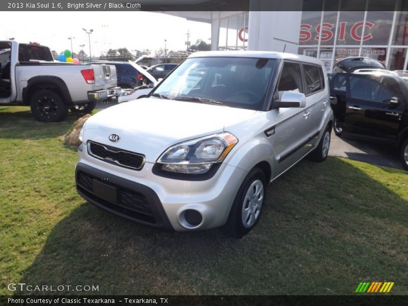 Bright Silver / Black Cloth 2013 Kia Soul 1.6