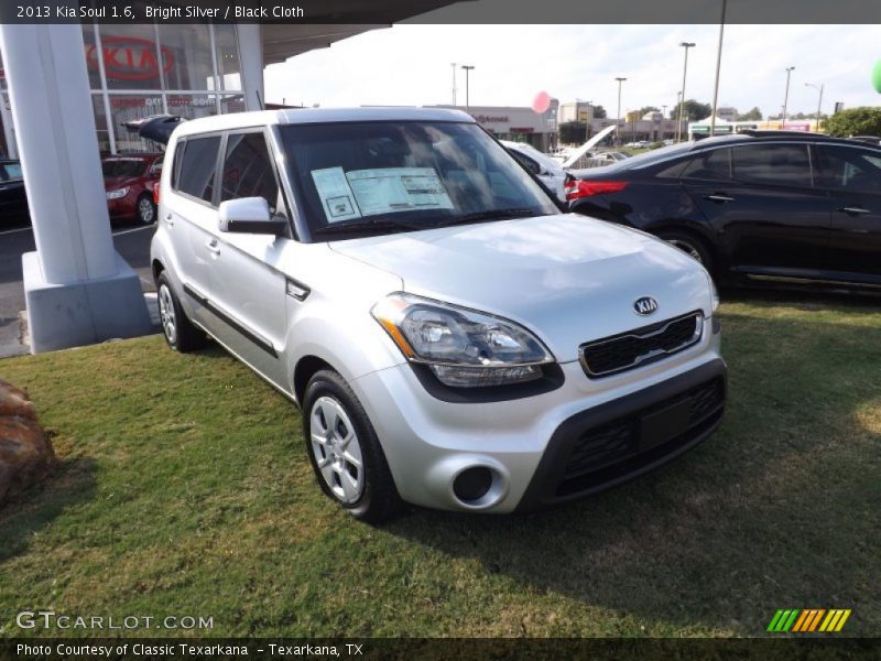 Bright Silver / Black Cloth 2013 Kia Soul 1.6