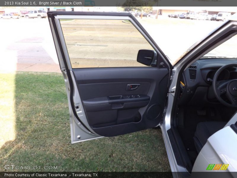 Bright Silver / Black Cloth 2013 Kia Soul 1.6