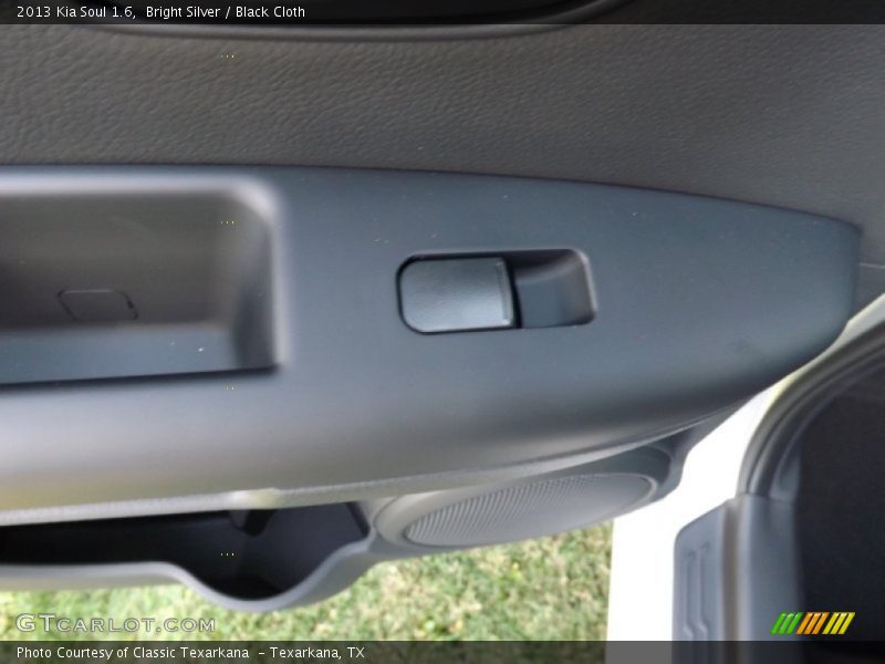 Bright Silver / Black Cloth 2013 Kia Soul 1.6