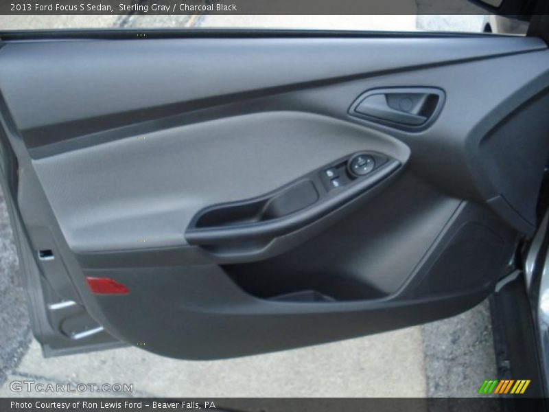 Sterling Gray / Charcoal Black 2013 Ford Focus S Sedan