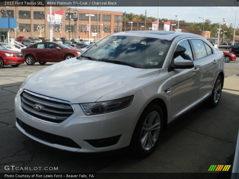 White Platinum Tri-Coat / Charcoal Black 2013 Ford Taurus SEL