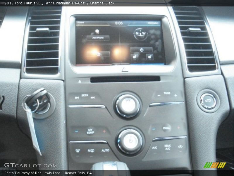 White Platinum Tri-Coat / Charcoal Black 2013 Ford Taurus SEL