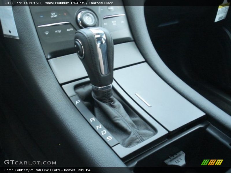 White Platinum Tri-Coat / Charcoal Black 2013 Ford Taurus SEL