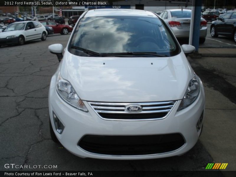 Oxford White / Charcoal Black 2012 Ford Fiesta SEL Sedan