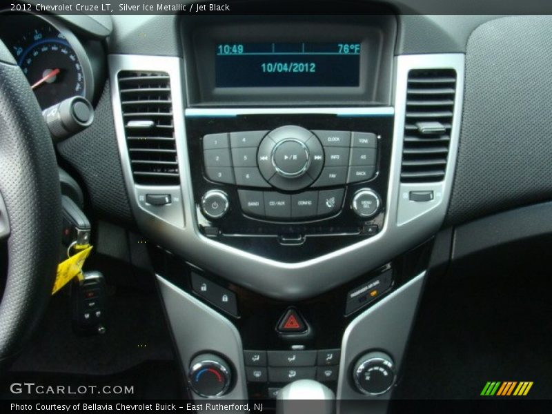 Silver Ice Metallic / Jet Black 2012 Chevrolet Cruze LT