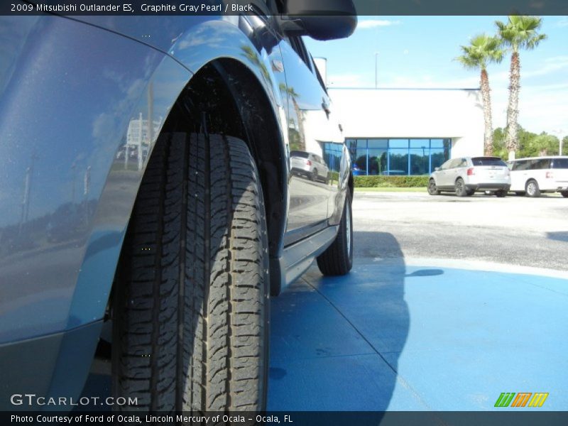 Graphite Gray Pearl / Black 2009 Mitsubishi Outlander ES