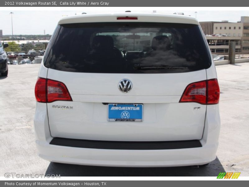 Calla Lily White / Aero Gray 2012 Volkswagen Routan SE