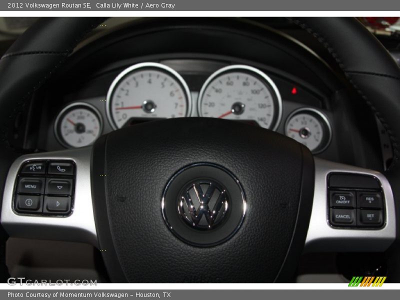 Calla Lily White / Aero Gray 2012 Volkswagen Routan SE