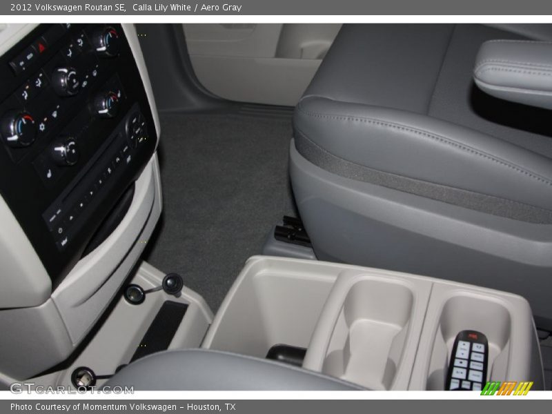 Calla Lily White / Aero Gray 2012 Volkswagen Routan SE