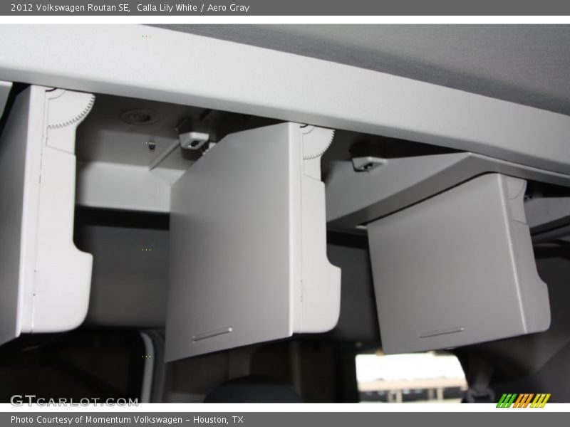 Calla Lily White / Aero Gray 2012 Volkswagen Routan SE