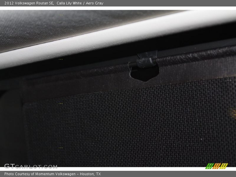 Calla Lily White / Aero Gray 2012 Volkswagen Routan SE