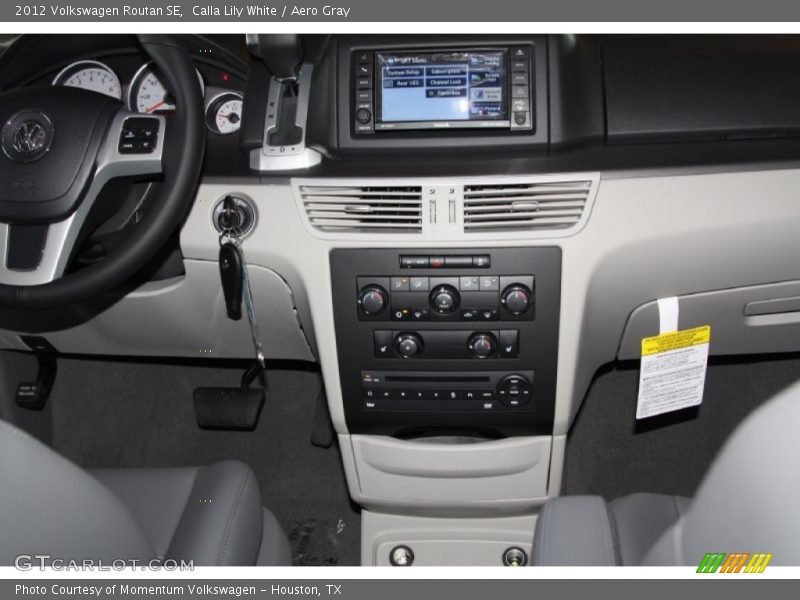Calla Lily White / Aero Gray 2012 Volkswagen Routan SE