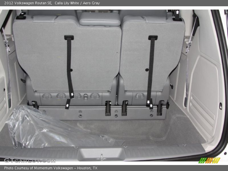 Calla Lily White / Aero Gray 2012 Volkswagen Routan SE