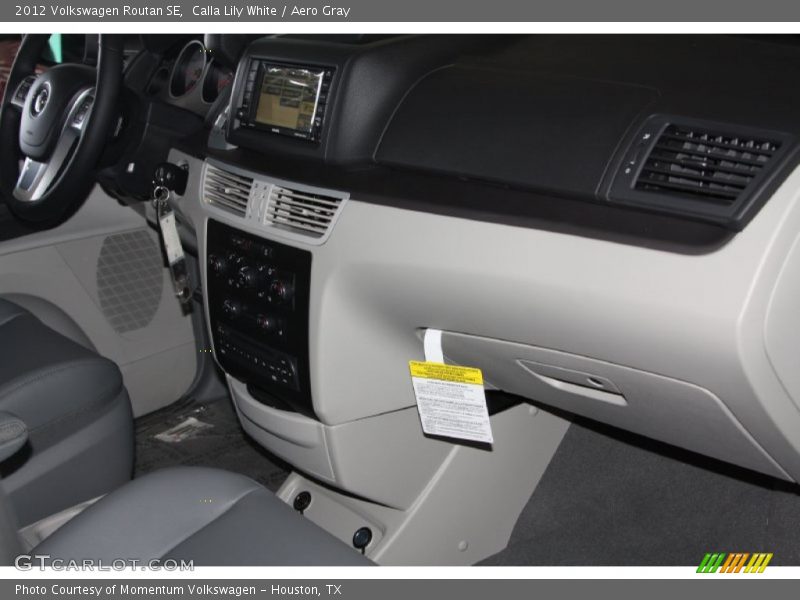 Calla Lily White / Aero Gray 2012 Volkswagen Routan SE