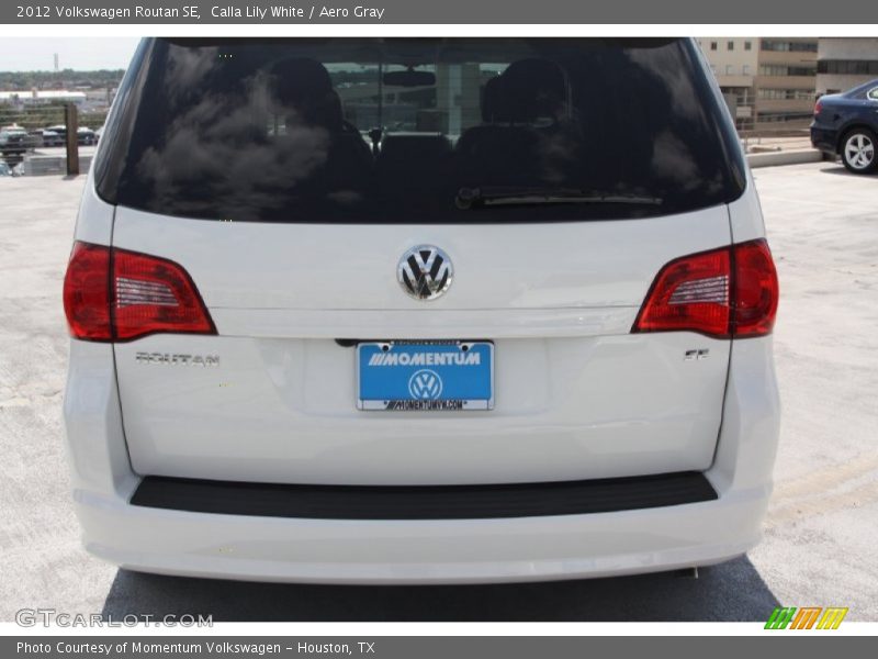 Calla Lily White / Aero Gray 2012 Volkswagen Routan SE