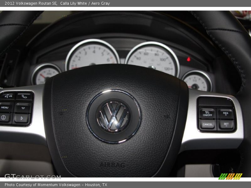 Calla Lily White / Aero Gray 2012 Volkswagen Routan SE
