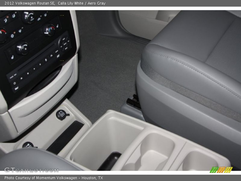 Calla Lily White / Aero Gray 2012 Volkswagen Routan SE