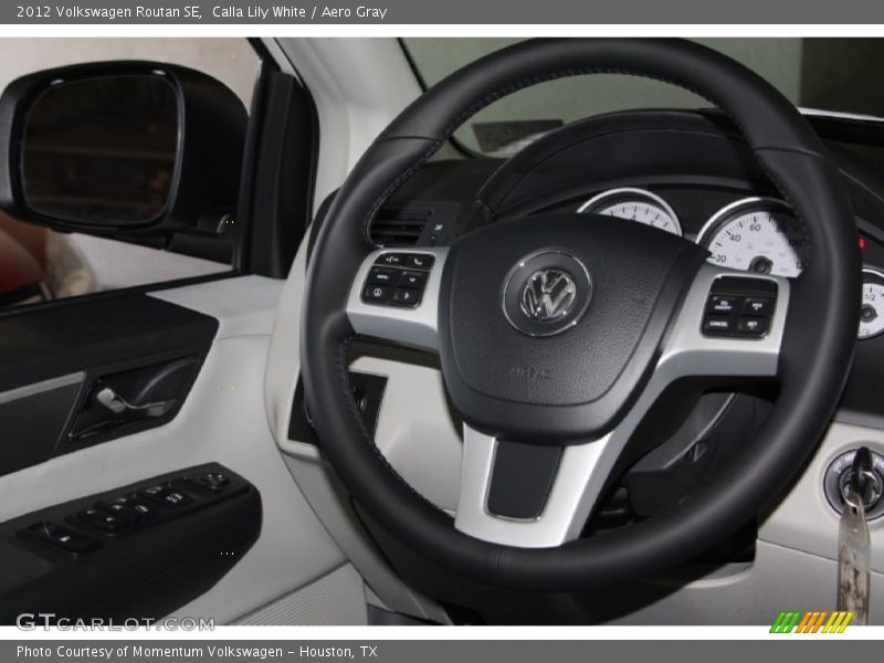 Calla Lily White / Aero Gray 2012 Volkswagen Routan SE