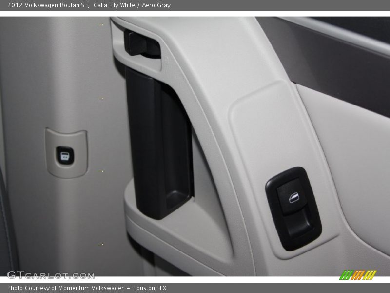 Calla Lily White / Aero Gray 2012 Volkswagen Routan SE