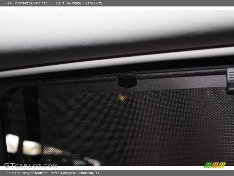 Calla Lily White / Aero Gray 2012 Volkswagen Routan SE