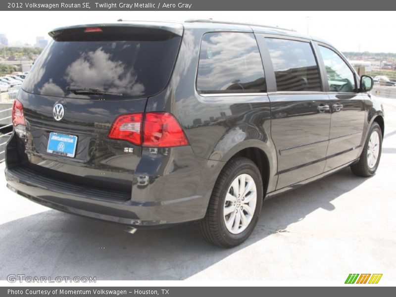 Twilight Gray Metallic / Aero Gray 2012 Volkswagen Routan SE