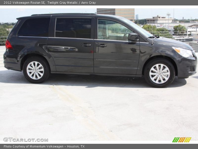 Twilight Gray Metallic / Aero Gray 2012 Volkswagen Routan SE