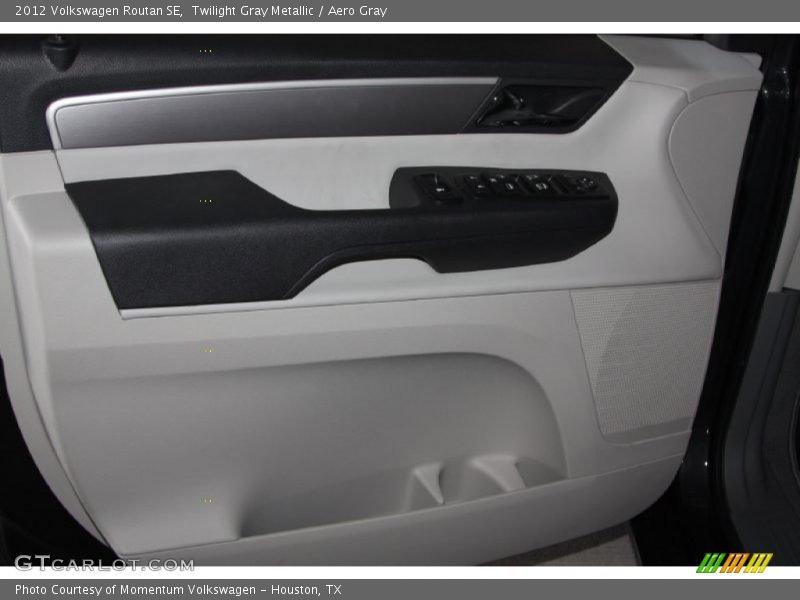 Twilight Gray Metallic / Aero Gray 2012 Volkswagen Routan SE
