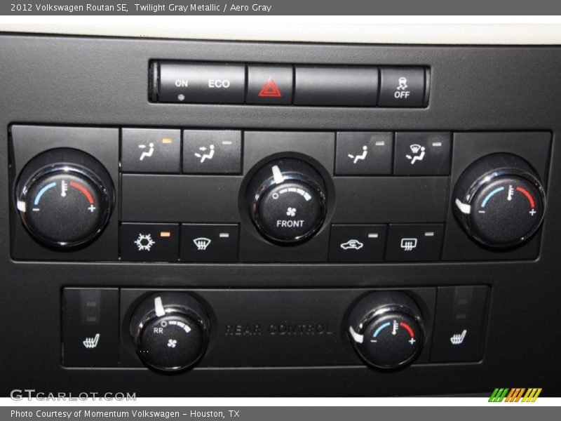 Twilight Gray Metallic / Aero Gray 2012 Volkswagen Routan SE