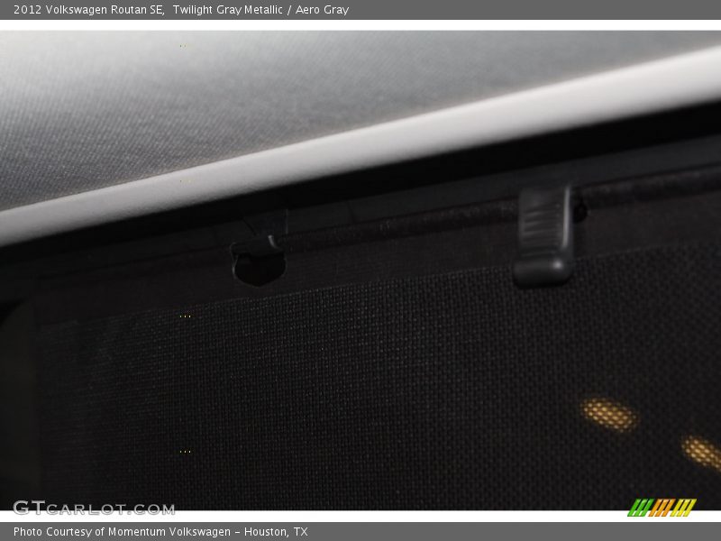 Twilight Gray Metallic / Aero Gray 2012 Volkswagen Routan SE