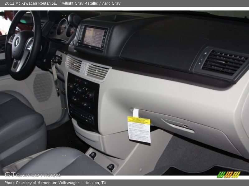 Twilight Gray Metallic / Aero Gray 2012 Volkswagen Routan SE