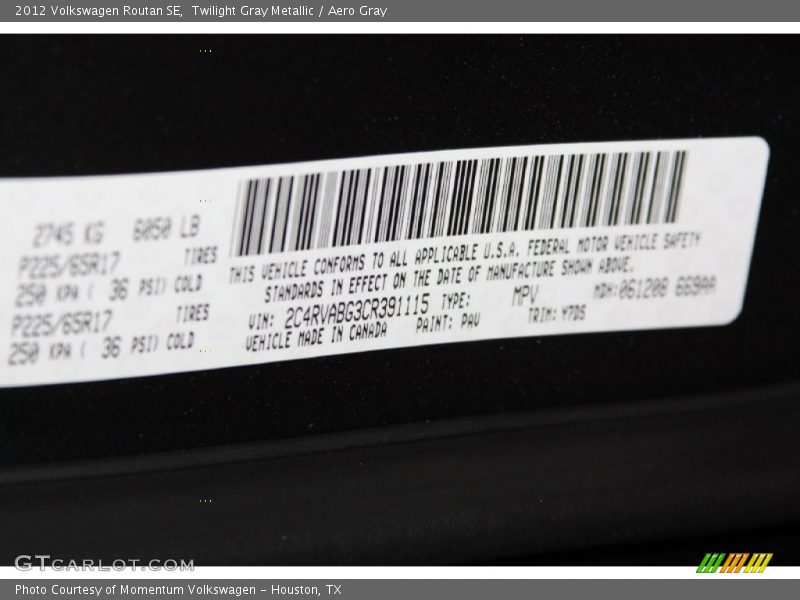 Twilight Gray Metallic / Aero Gray 2012 Volkswagen Routan SE