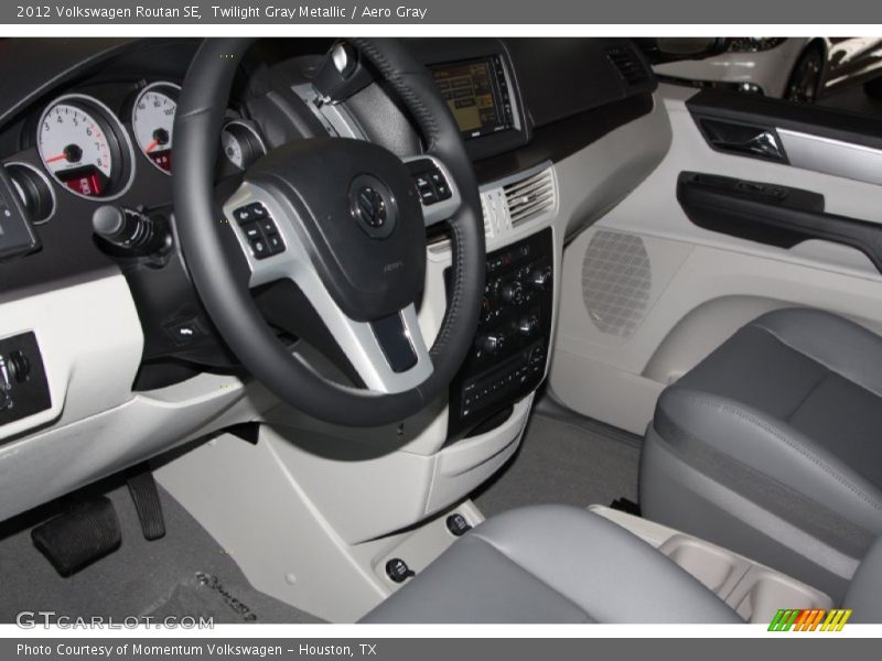 Twilight Gray Metallic / Aero Gray 2012 Volkswagen Routan SE
