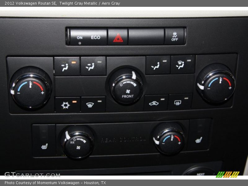Twilight Gray Metallic / Aero Gray 2012 Volkswagen Routan SE