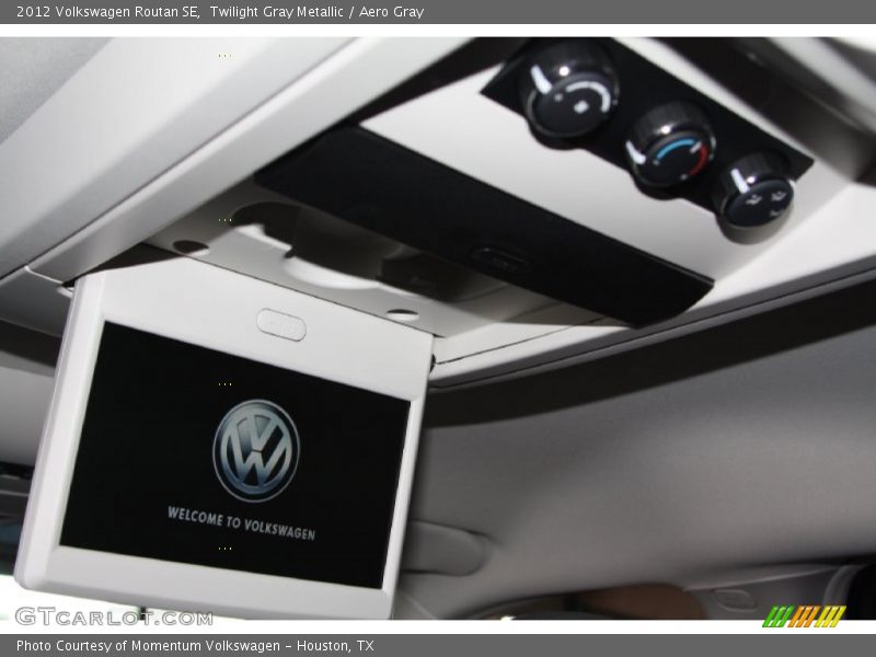 Twilight Gray Metallic / Aero Gray 2012 Volkswagen Routan SE