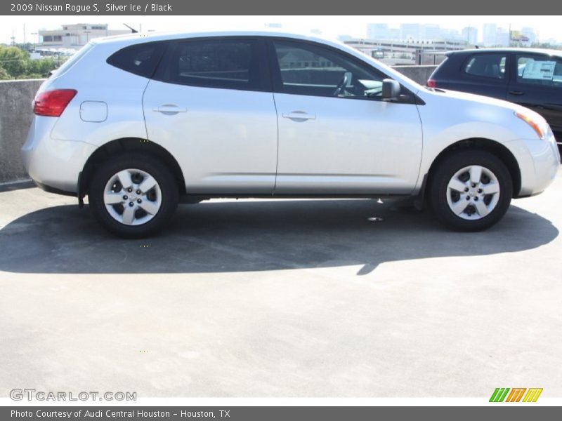 Silver Ice / Black 2009 Nissan Rogue S