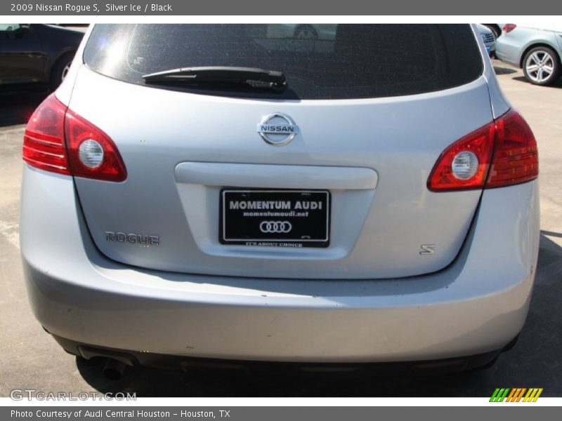 Silver Ice / Black 2009 Nissan Rogue S