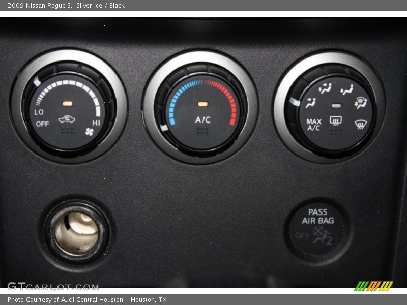 Silver Ice / Black 2009 Nissan Rogue S