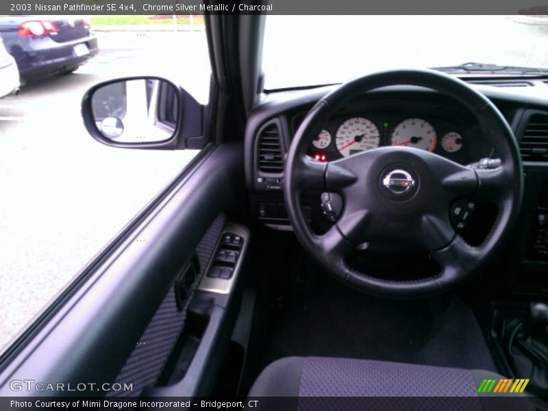Chrome Silver Metallic / Charcoal 2003 Nissan Pathfinder SE 4x4