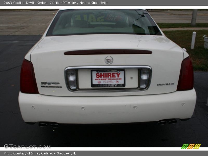 Cotillion Off White / Neutral Shale Beige 2003 Cadillac DeVille Sedan