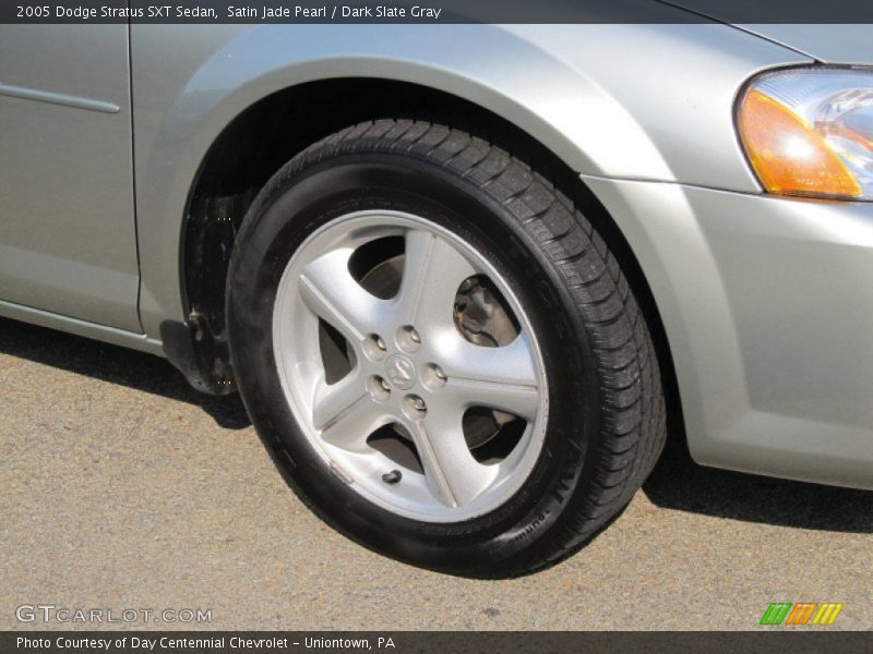  2005 Stratus SXT Sedan Wheel