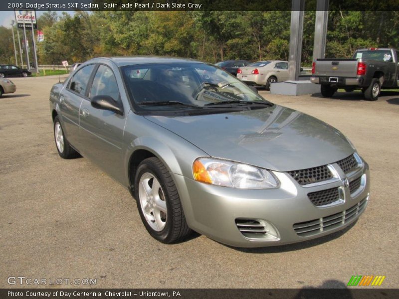 Front 3/4 View of 2005 Stratus SXT Sedan