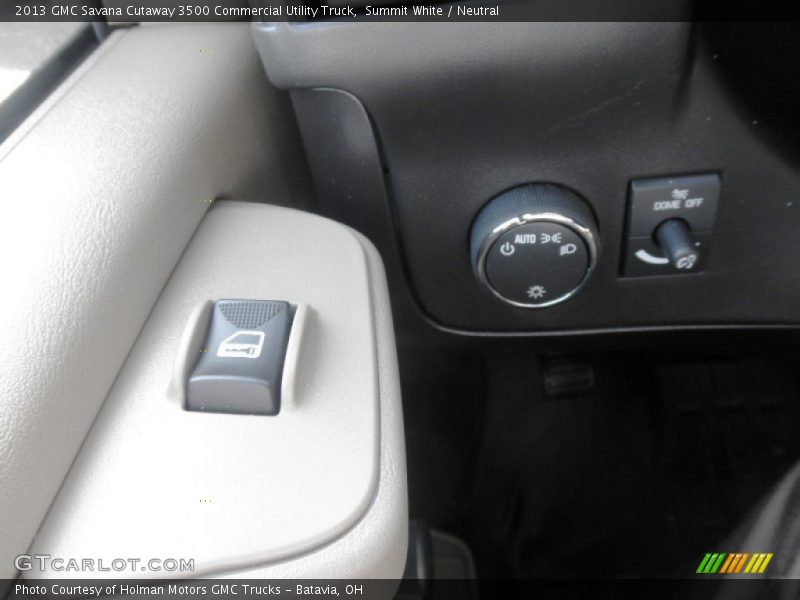 Summit White / Neutral 2013 GMC Savana Cutaway 3500 Commercial Utility Truck