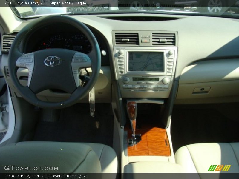 Super White / Bisque 2011 Toyota Camry XLE