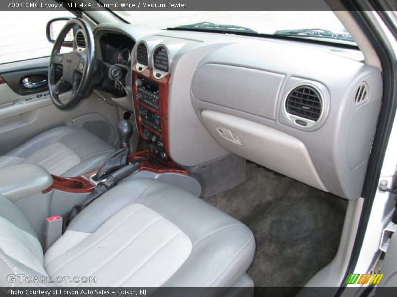Dashboard of 2003 Envoy XL SLT 4x4