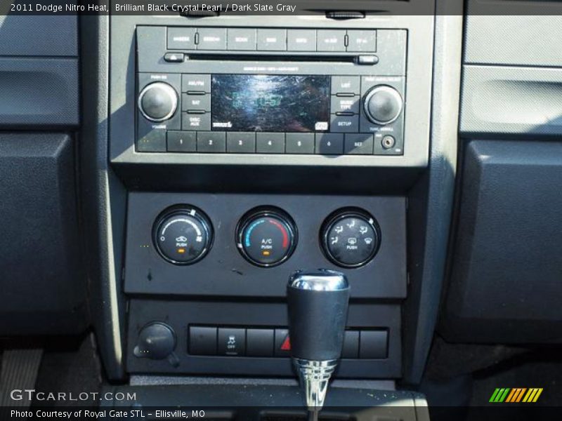 Brilliant Black Crystal Pearl / Dark Slate Gray 2011 Dodge Nitro Heat