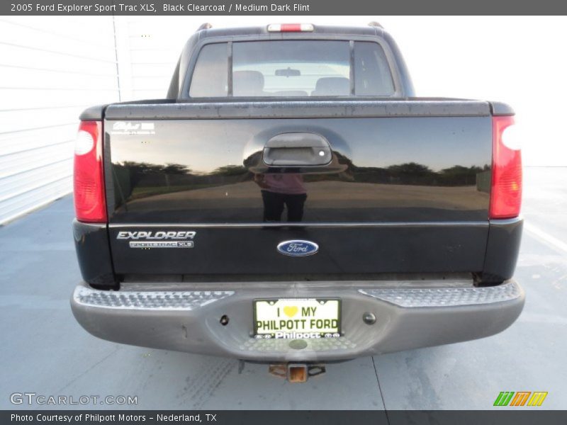Black Clearcoat / Medium Dark Flint 2005 Ford Explorer Sport Trac XLS